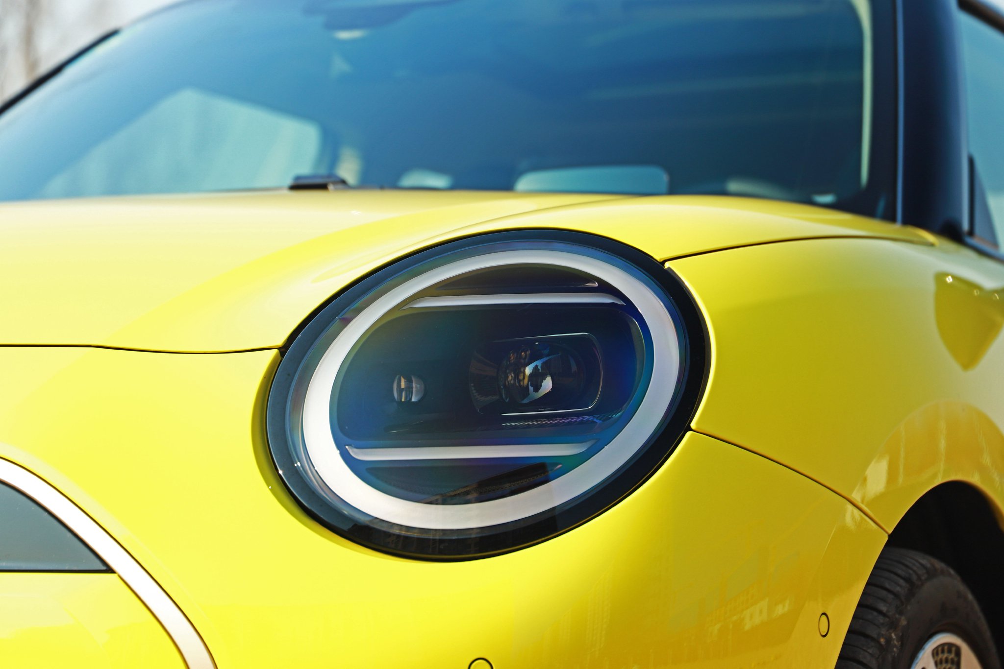 Discover the Electric MINI COOPER: Classic Charm Meets Modern Innovation