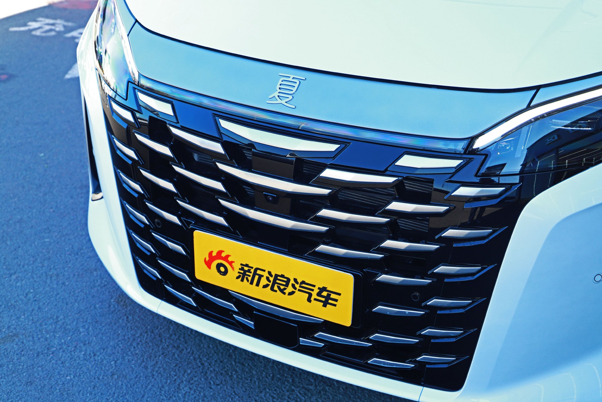 Discover the BYD Xia: A Game-Changing MPV with Smart Driving Features