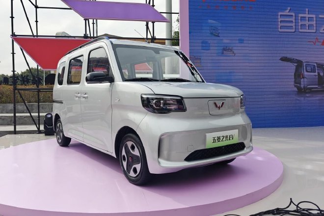 Wuling Hongguang EV: The Transformable Cube for Urban Efficiency