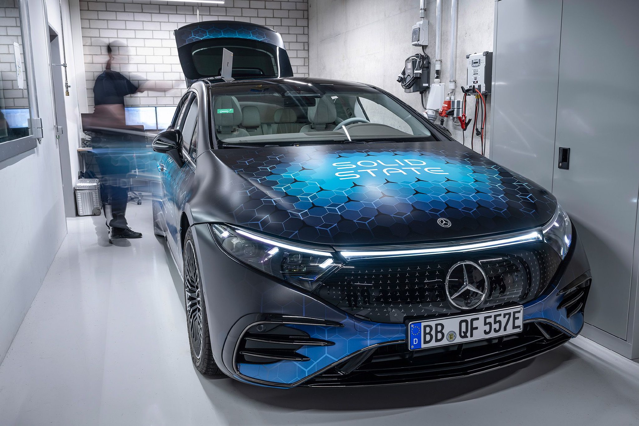 Mercedes-Benz Unveils Game-Changing Solid-State Battery for 1,000 km Range