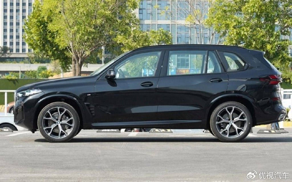 Mercedes-Benz GLE vs. BMW X5: Will Local Production Boost Sales?
