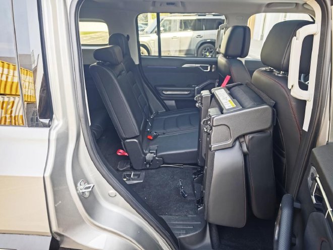Jietu Shanhai T2 Extended: A Boxy SUV with Hybrid Power & Spacious Design