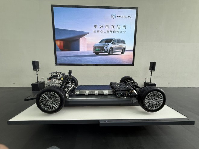 Discover the Buick GL8 Lushang: The Ultimate Plug-in Hybrid MPV!