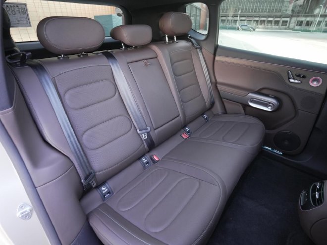 Discover the Smart #5: Luxury, Performance, and Long-Range Adventure