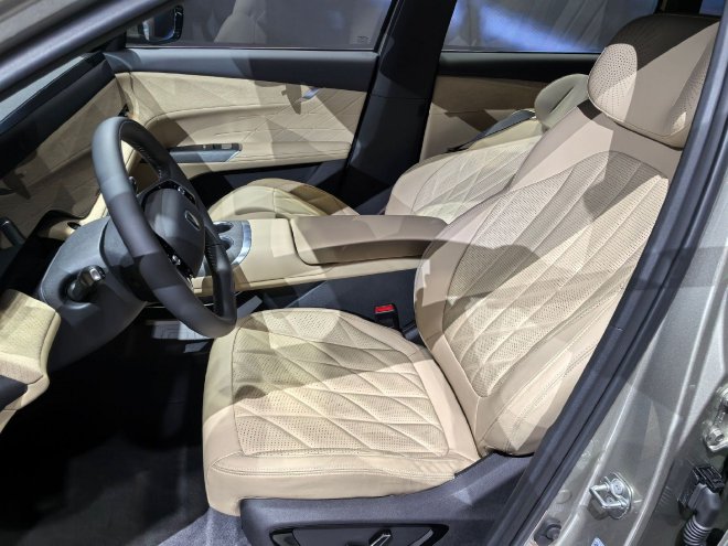 Changan CS75 PLUS: Unveiling the 500bar Blue Whale Engine & Futuristic Design