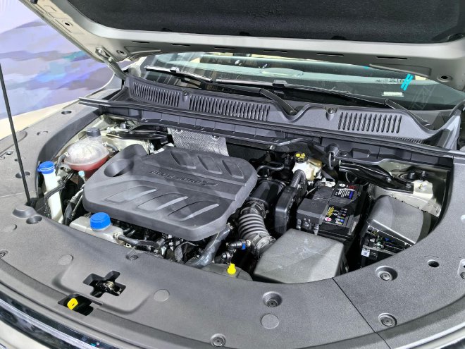 Changan CS75 PLUS: Unveiling the 500bar Blue Whale Engine & Futuristic Design