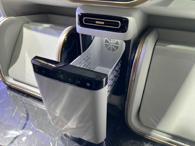 Discover Luxury: Lantu Dreamer·Shanhe Edition Unveiled at Shanghai Auto Show