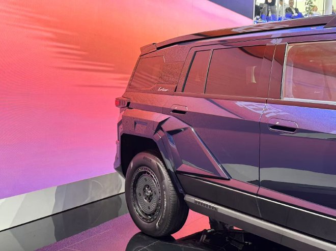 Discover the Lorenz M900: The Ultimate Civilian Armored Off-Roader