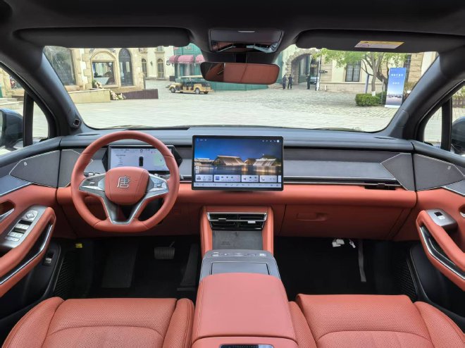 Test Driving BYD's Flagship Models: Han L vs. Tang L - A Comprehensive Review