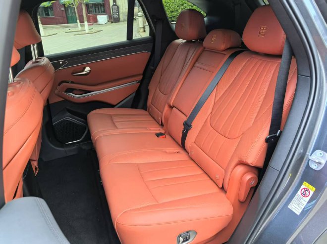 Test Driving BYD's Flagship Models: Han L vs. Tang L - A Comprehensive Review