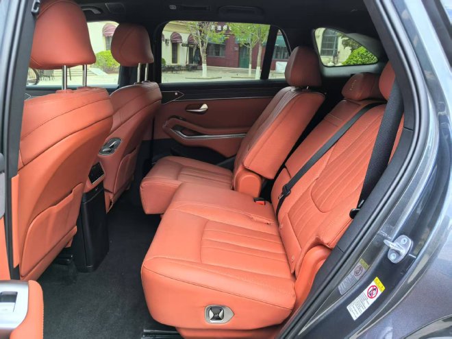 Test Driving BYD's Flagship Models: Han L vs. Tang L - A Comprehensive Review