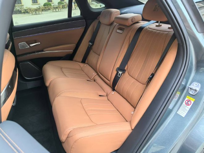 Test Driving BYD's Flagship Models: Han L vs. Tang L - A Comprehensive Review