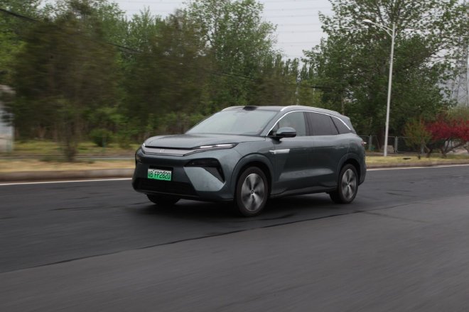Test Driving BYD's Flagship Models: Han L vs. Tang L - A Comprehensive Review