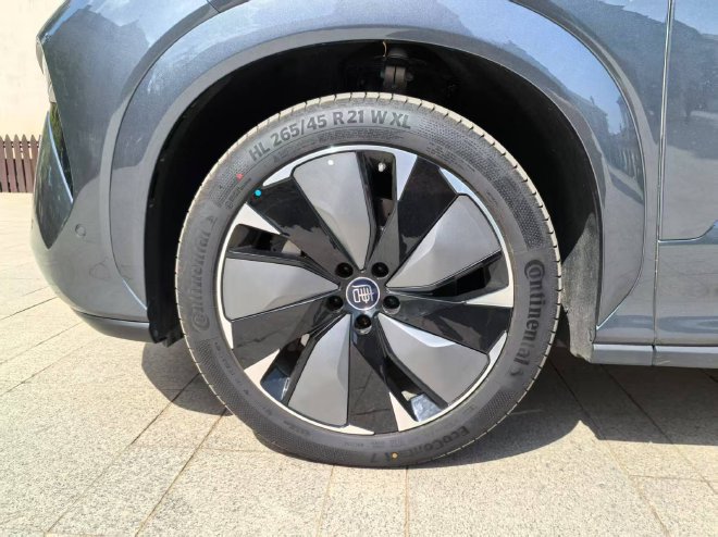 Test Driving BYD's Flagship Models: Han L vs. Tang L - A Comprehensive Review