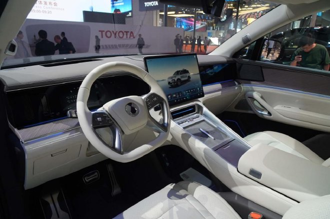Discover the Tengshi N9: The Ultimate Flagship SUV at Shanghai Auto Show 2025
