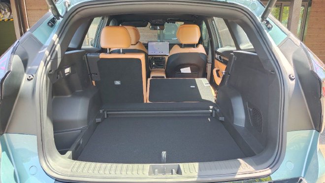 Geely's Boyue L: The Smart SUV Redefining Family Travel in 2023