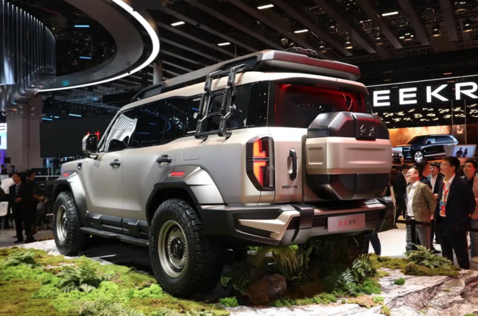 Unveiling Hongqi's Luxury Off-Road & Electric SUVs at Shanghai Auto Show 2025