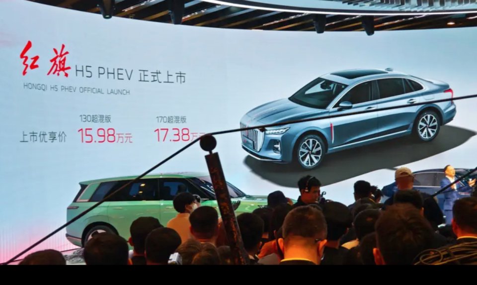 Unveiling Hongqi's Luxury Off-Road & Electric SUVs at Shanghai Auto Show 2025