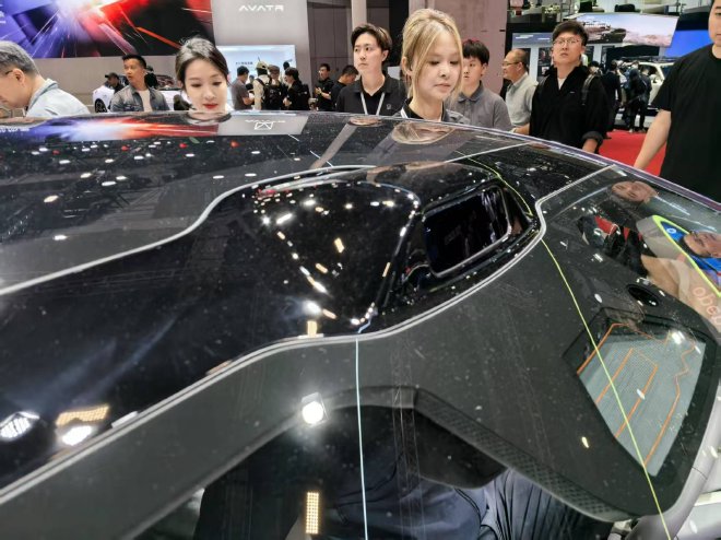 Discover the Avita 06: Luxury Electric Sedan with Smart Driving Tech