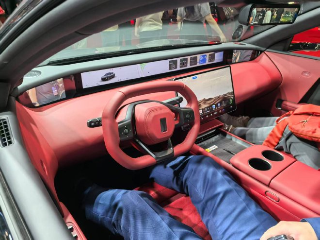 Discover the Avita 06: Luxury Electric Sedan with Smart Driving Tech
