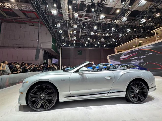 Discover Bentley's Luxe Lineup at 2025 Shanghai Auto Show: Azure Debuts!