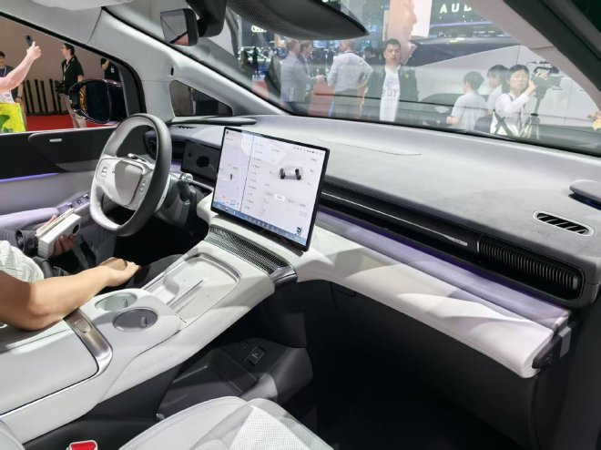 Discover the 2025 Xpeng X9: Luxury MPV with Cutting-Edge Upgrades