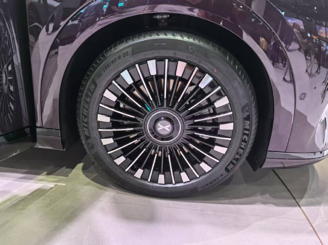 Discover the 2025 Xpeng X9: Luxury MPV with Cutting-Edge Upgrades