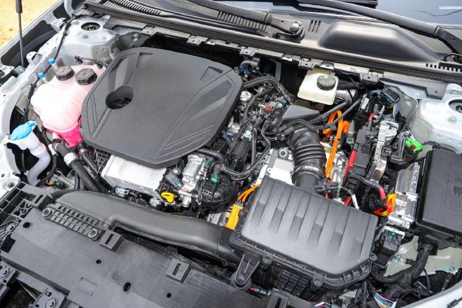 Geely Galaxy Star 8 EM-i: Test Drive Insights & Fuel Efficiency Review
