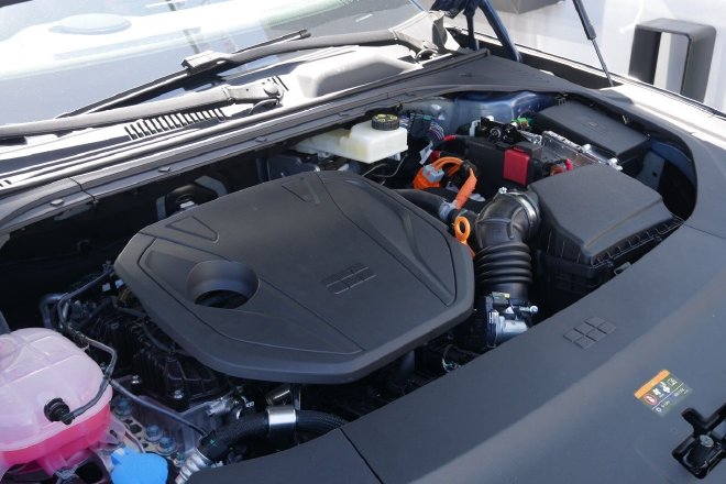 Geely Galaxy Star 8 EM-i: Test Drive Insights & Fuel Efficiency Review