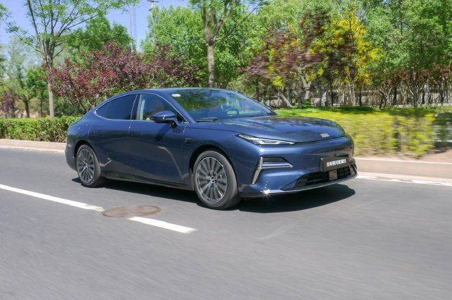 Geely Galaxy Star 8 EM-i: Test Drive Insights & Fuel Efficiency Review