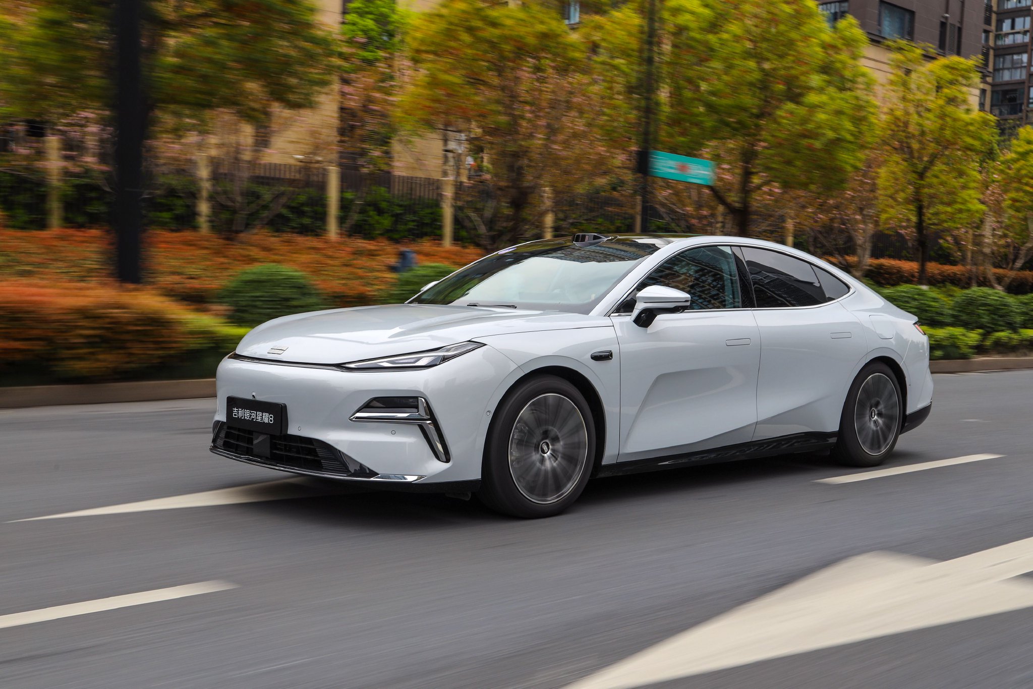 Discover the Geely Galaxy Star 8: Luxury Hybrid Sedan with Smart Features