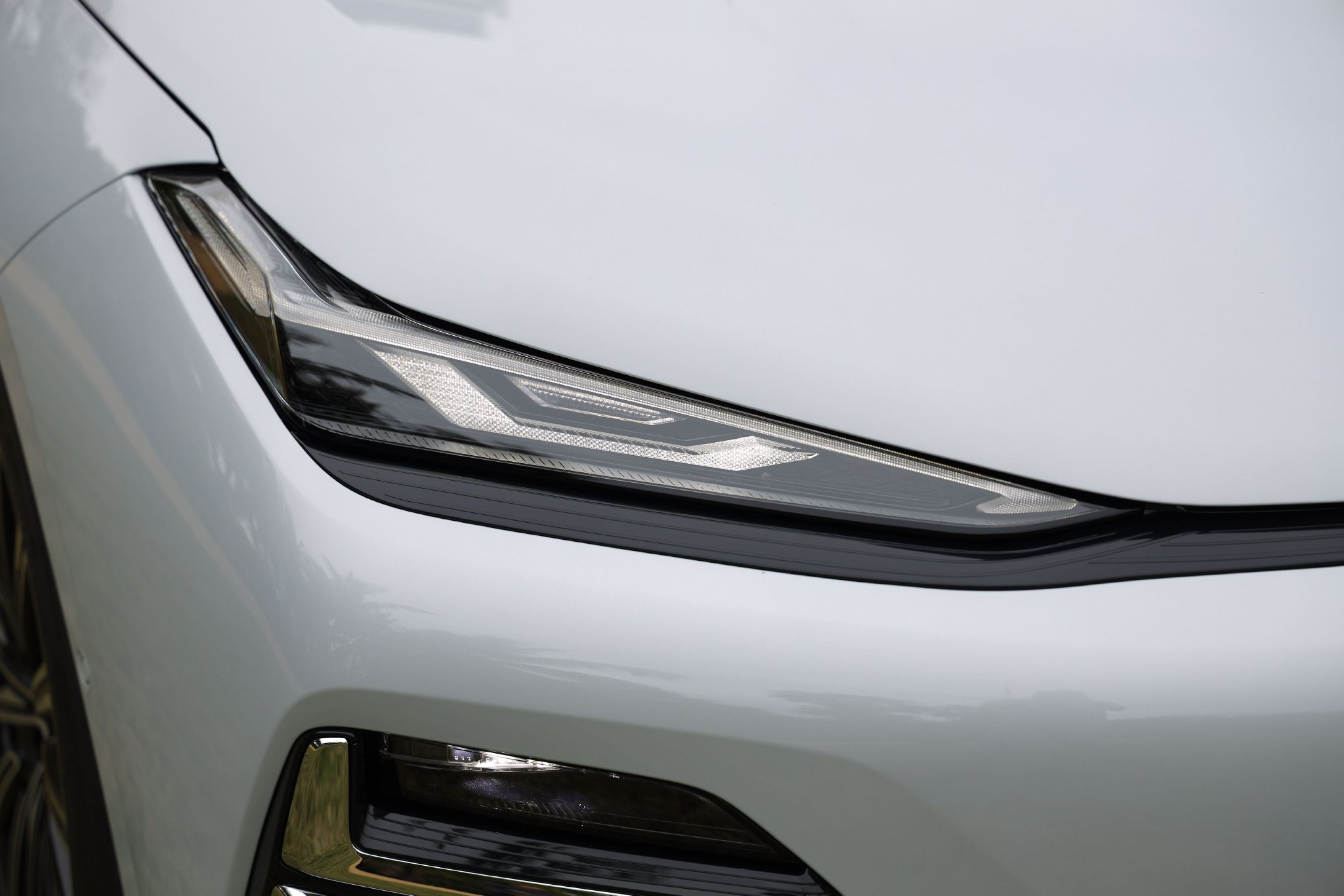 Discover the Geely Galaxy Star 8: Luxury Hybrid Sedan with Smart Features
