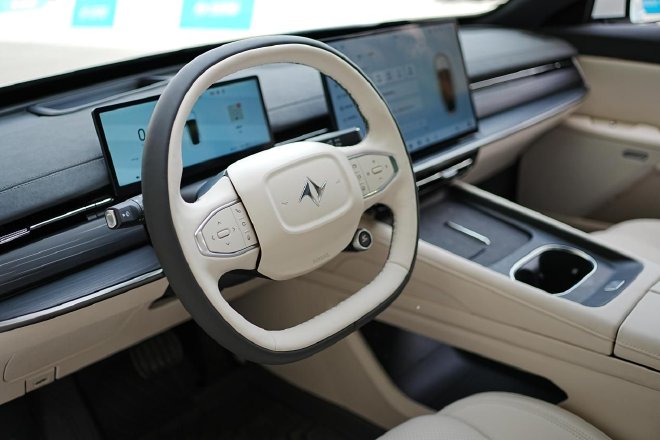 2025 Dongfeng Yipai eπ007: The Ultimate Smart Electric Coupe Experience