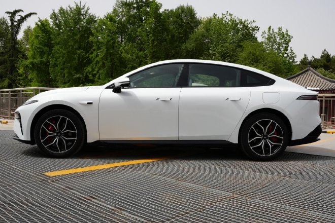 2025 Dongfeng Yipai eπ007: The Ultimate Smart Electric Coupe Experience