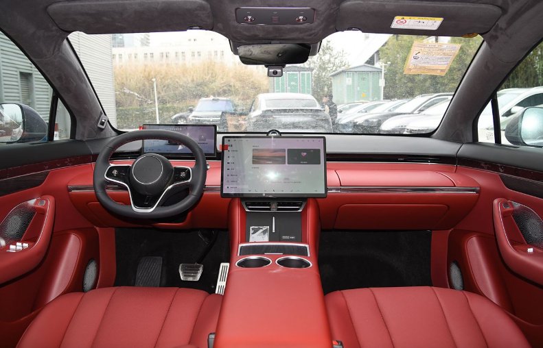 Avita 11 vs Zhijie R7: Which New Energy SUV Reigns Supreme?