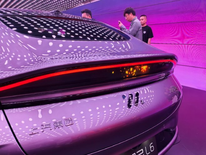 Discover the Upgraded Zhiji L6: Price, Features, and Tech Innovations
