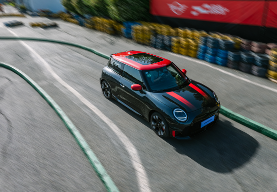 Unlocking MINI JCW Secrets: Calibration, Performance, and Driving Pleasure