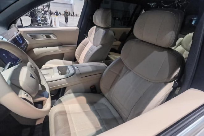 Discover the Deep Blue S09: A Game-Changing Smart SUV Launching 2025