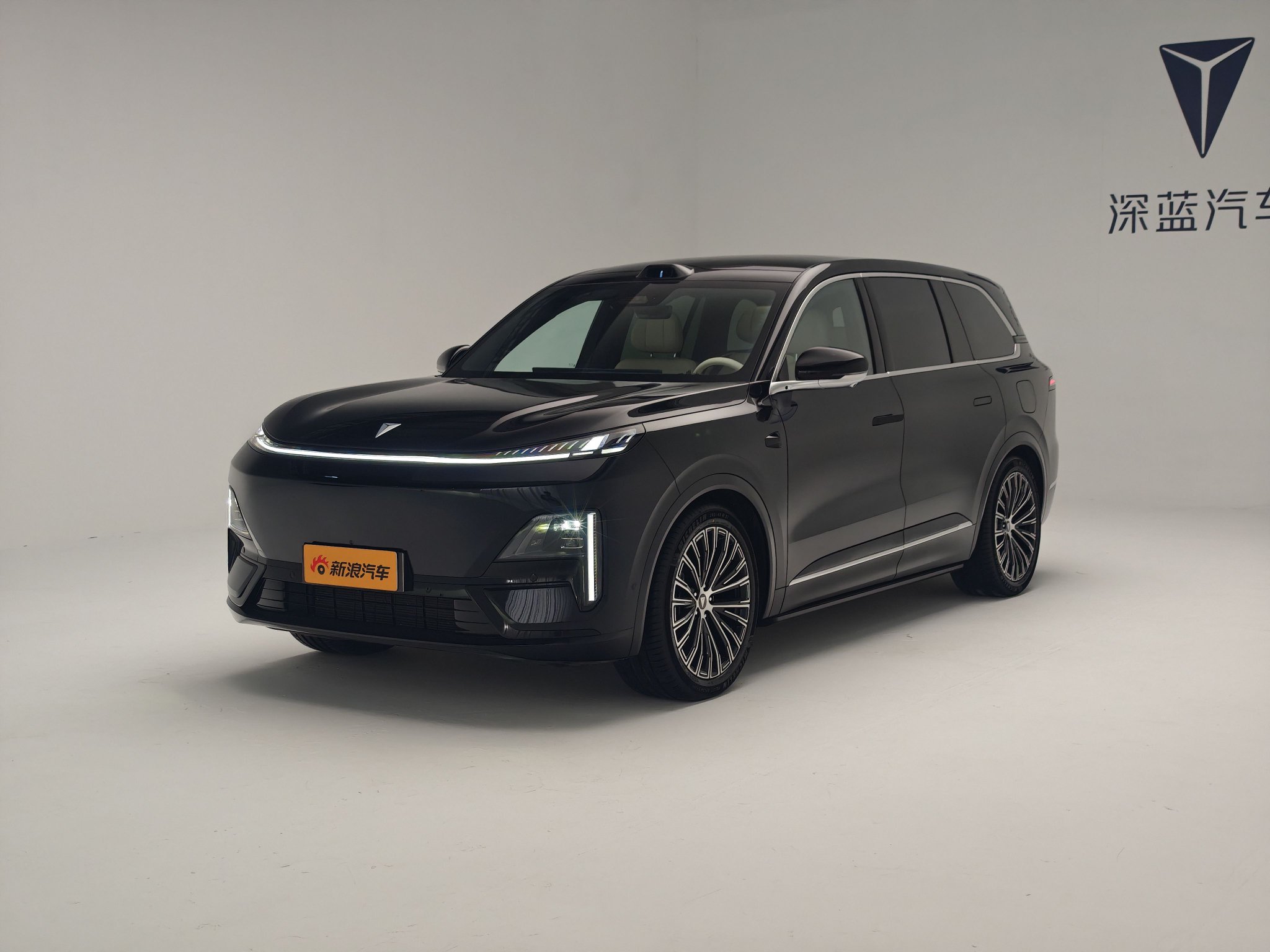 Discover the Deep Blue S09: A Game-Changing Smart SUV Launching 2025