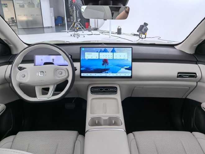 Discover the Stylish Changan Qiyuan New Q05: Space, Tech & Safety Upgrades