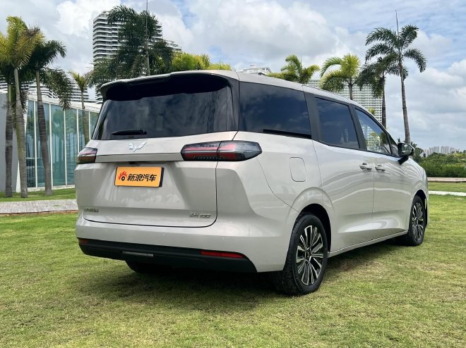 Wuling Starry Sky 730: Affordable High-End MPV with Three Power Options