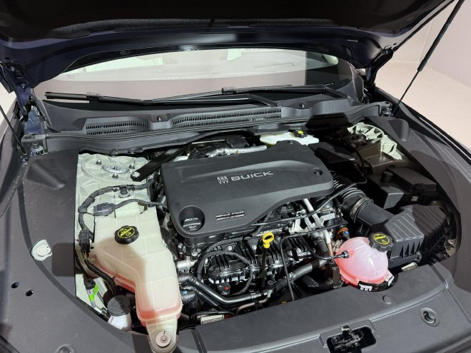Discover Buick's Luxury Zhijing L7: Features, Pricing, and Performance!