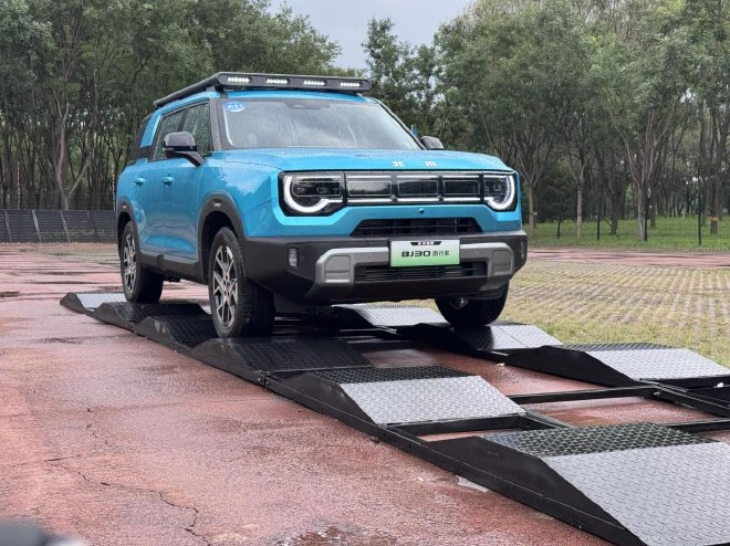 Discover the BJ30 Traveler: The Ultimate Off-Road Family SUV