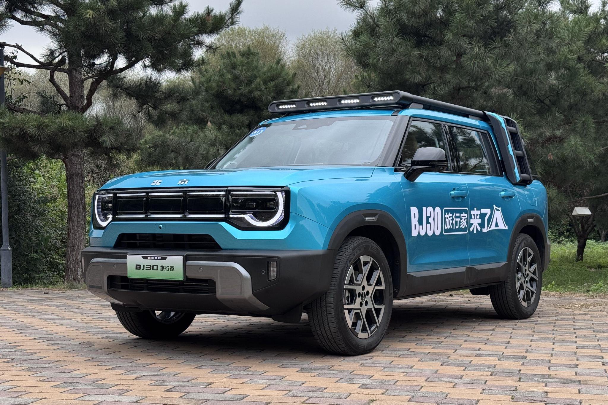 Discover the BJ30 Traveler: The Ultimate Off-Road Family SUV