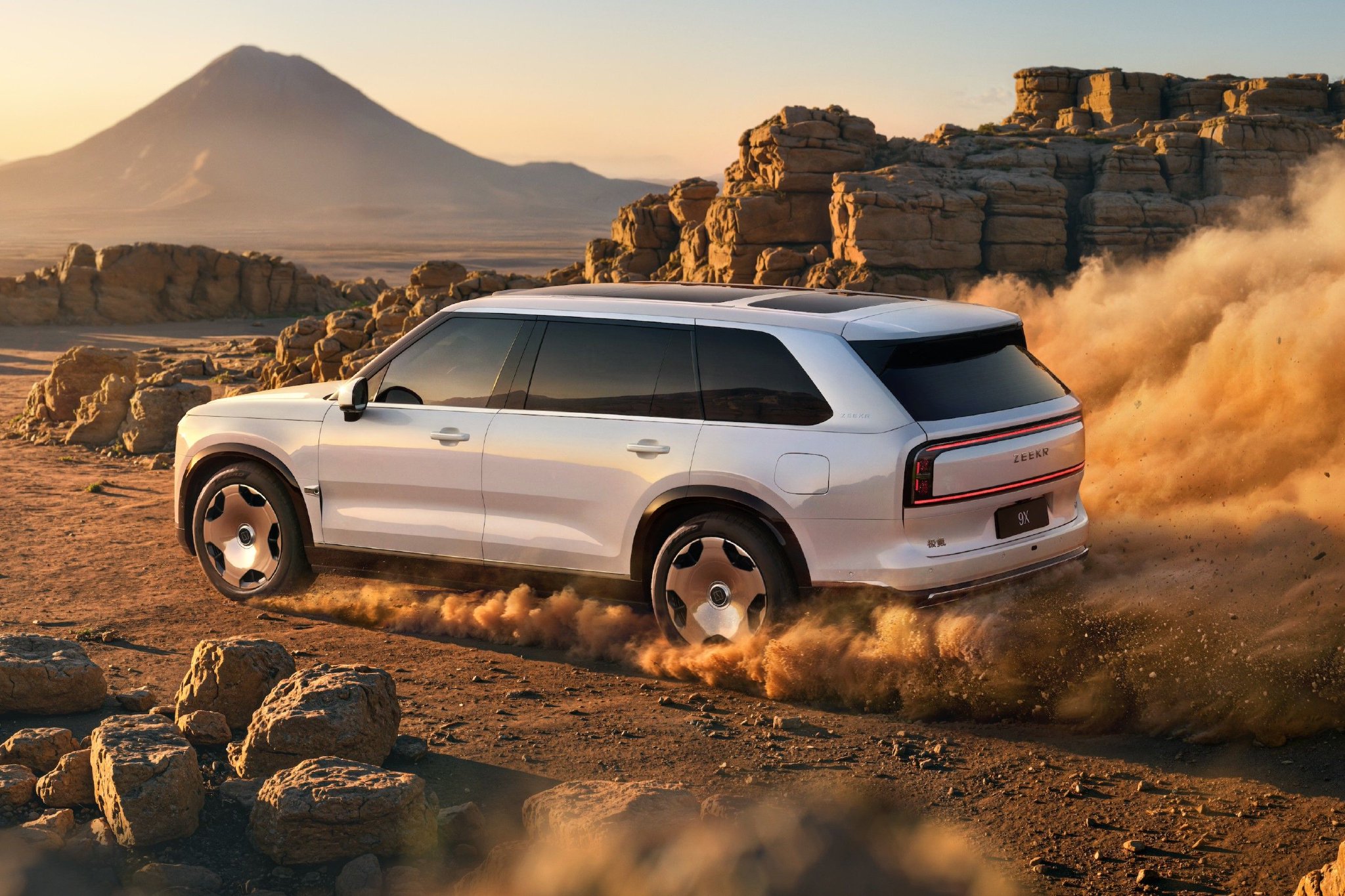 Discover the Zeekr 9X: Luxury SUV with Cutting-Edge Tech & Exclusive Offers