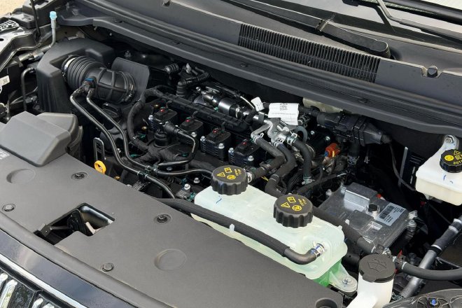 Discover the Ruisheng M8: The Ultimate Family MPV for Comfort & Space