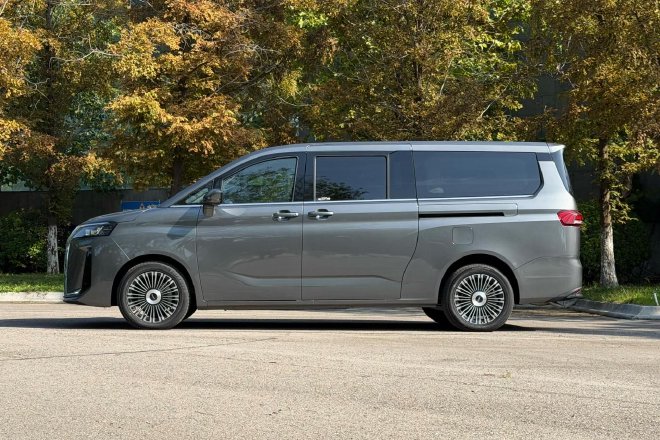 Discover the Ruisheng M8: The Ultimate Family MPV for Comfort & Space