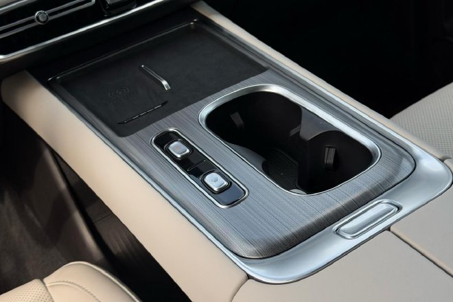 Discover the Ruisheng M8: The Ultimate Family MPV for Comfort & Space