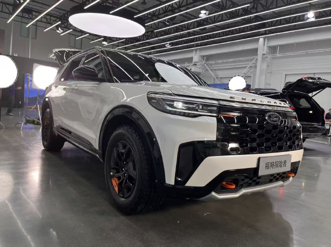 Discover the New Ford Explorer Kunlun Adventure Edition: Ultimate Off-Road Luxury