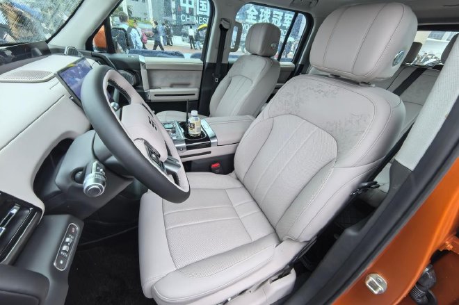 Zongheng G700: The Ultimate Luxury Electric Hybrid Off-Road SUV